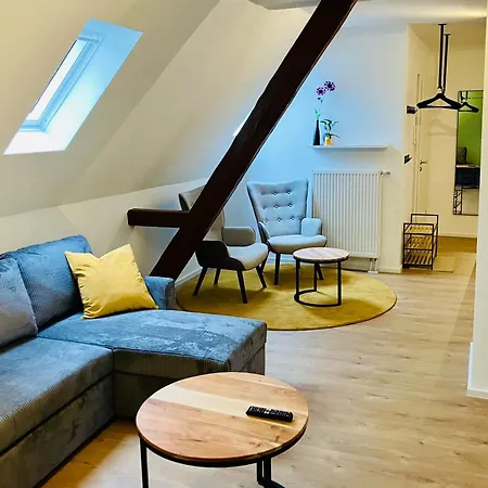 Grosszuegige Mit 4 Schlafzimmern, Moselnaehe Daire Trittenheim