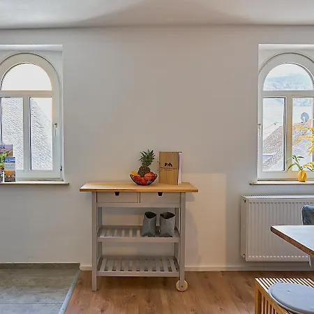 Grosszuegige Mit 4 Schlafzimmern, Moselnaehe Daire Trittenheim