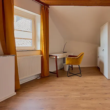 Grosse Mosel-fewo, 4 Schlafzimmer & Bis Zu 8 Pers, Mit Parkplatz דירה
