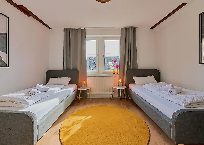 Grosszuegige Mit 4 Schlafzimmern, Moselnaehe Daire Trittenheim