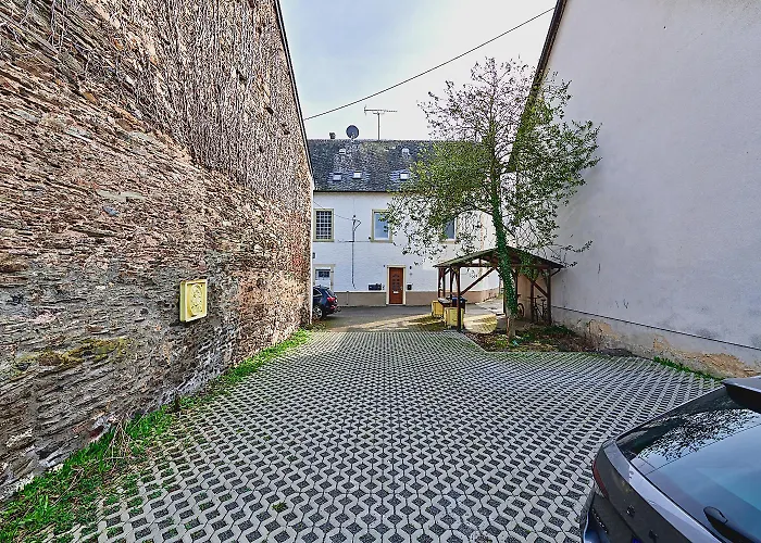 Grosszuegige Mit 4 Schlafzimmern, Moselnaehe * Trittenheim